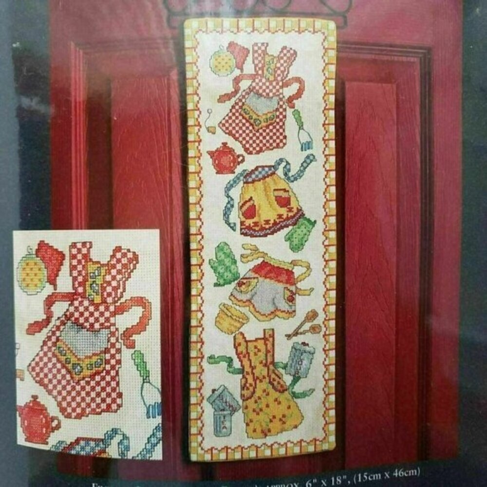 Needle Treasures Retro Kitchen Aprons Cross Stitch Kit Hanger Included New‎